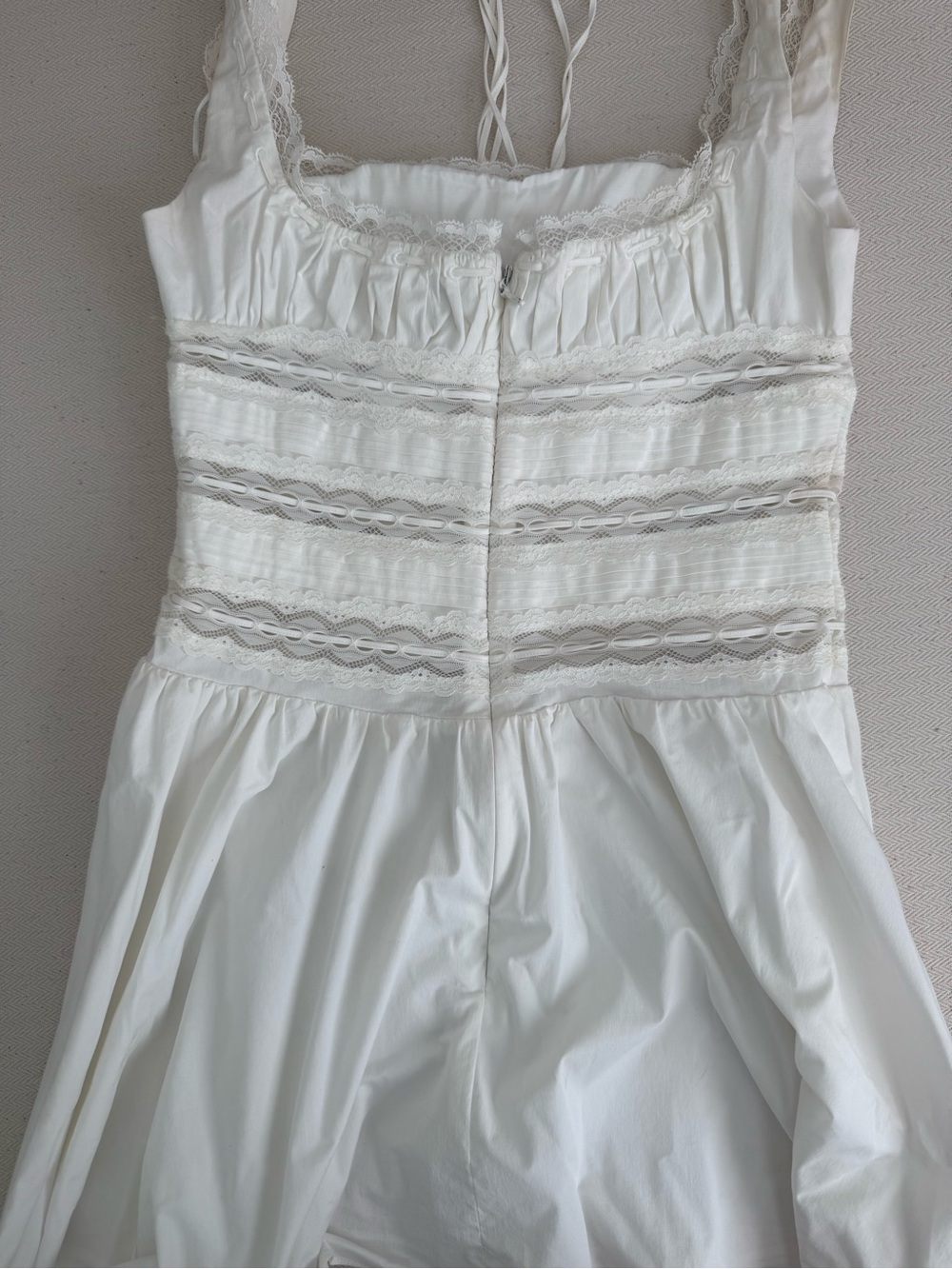 House of CB White Lace-Trim Sleeveless Dress - Picture 13 of 14